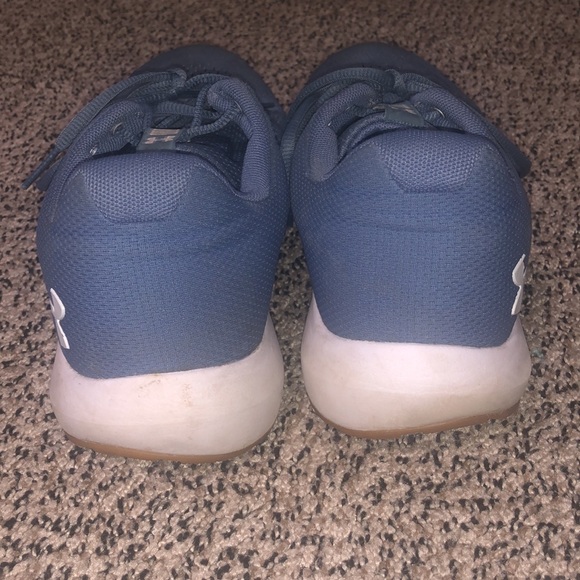 Under Armour shoes - Picture 4 of 6